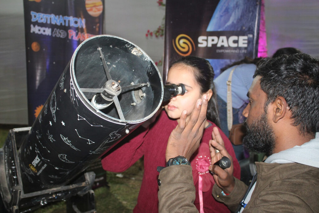 Educator guided the students for observing planets