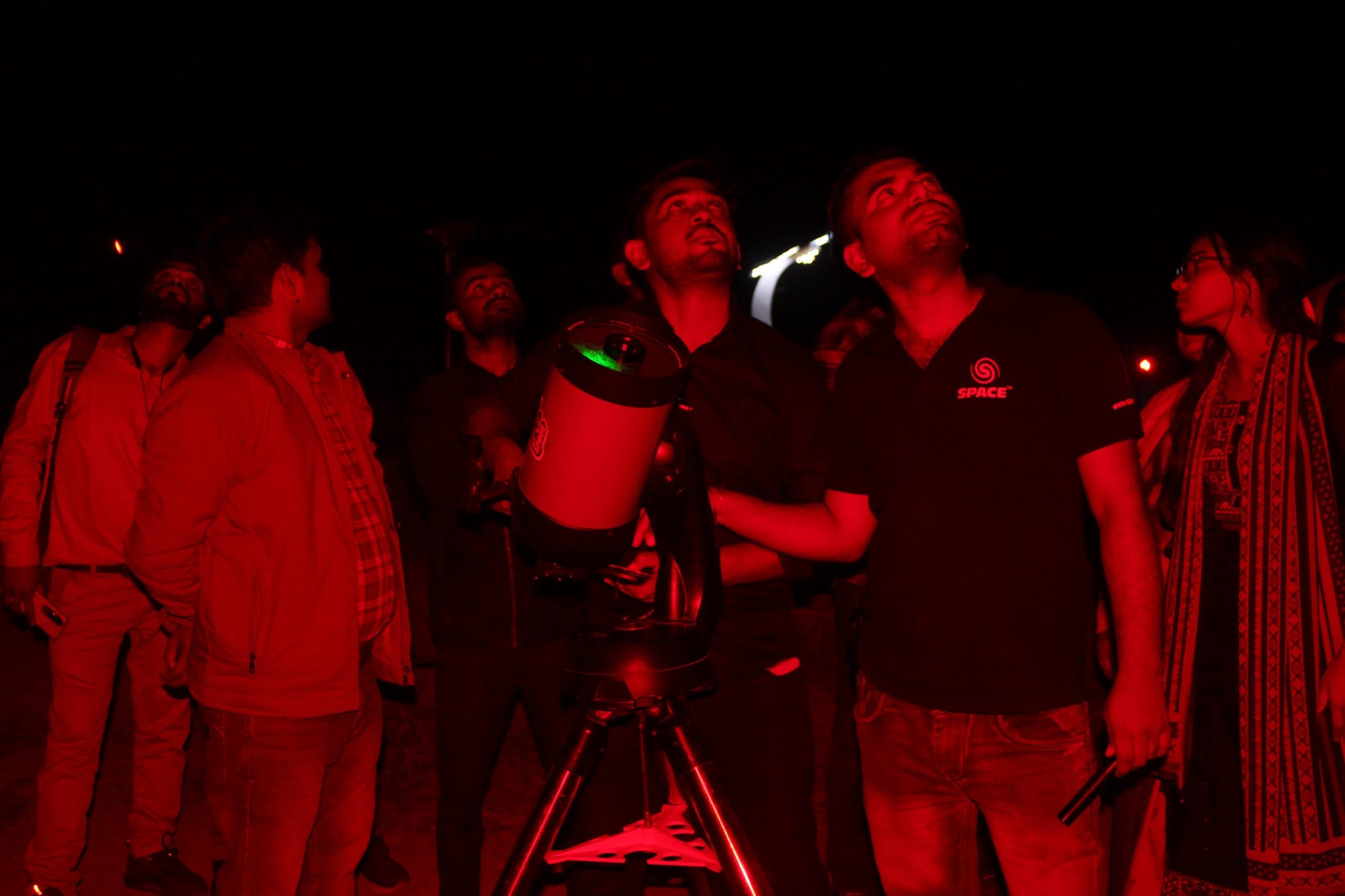 Public observing Jupiter